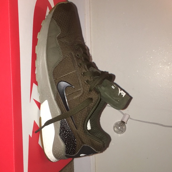 Nike Air Max Green Colorway with Green Laces. - Picture 7 of 7